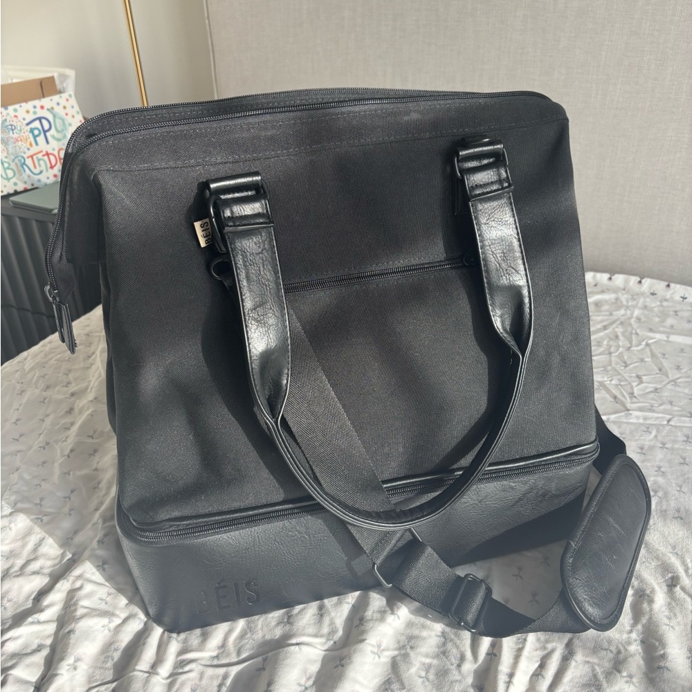 Beis Convertable Mini Weekender Like New